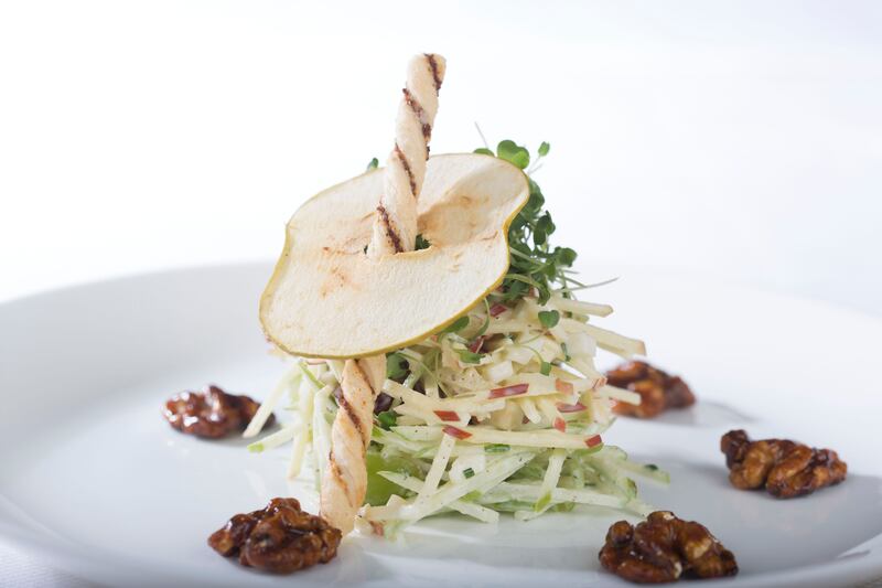 La ensalada es una de los platos más populares y consumidos, y se dice que en cada país hay al menos una versión de este alimento. Fotos: Freepik, Pexels, Unsplash, Creative Commons y Pixabay.