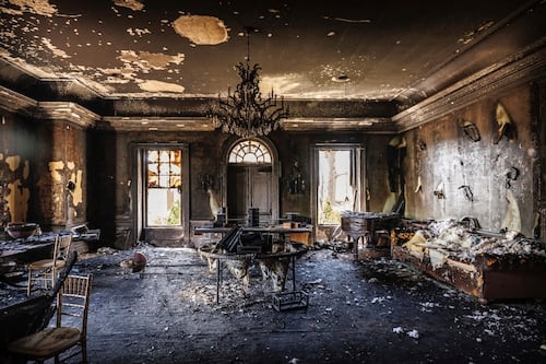 Subject breaks into the mansion of the governor of Pennsylvania and starts a fire