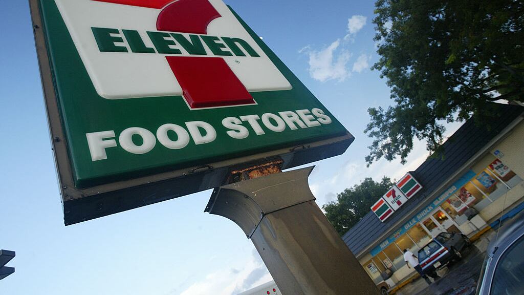 El local coloca música clasica para ayuntar a las personas sin hogar | Foto: GettyImages