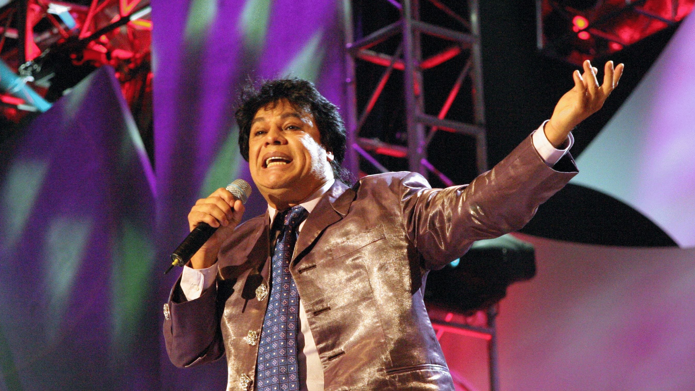 Juan Gabriel menor 25 años