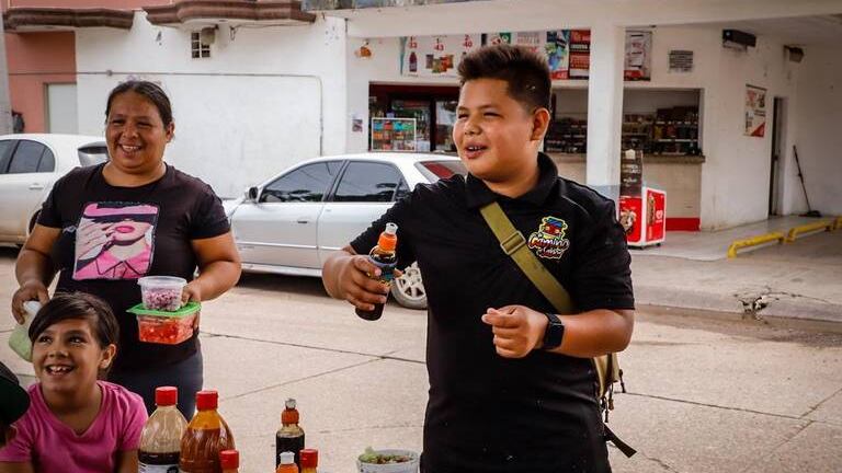 Juan se ha hecho famoso en redes sociales.