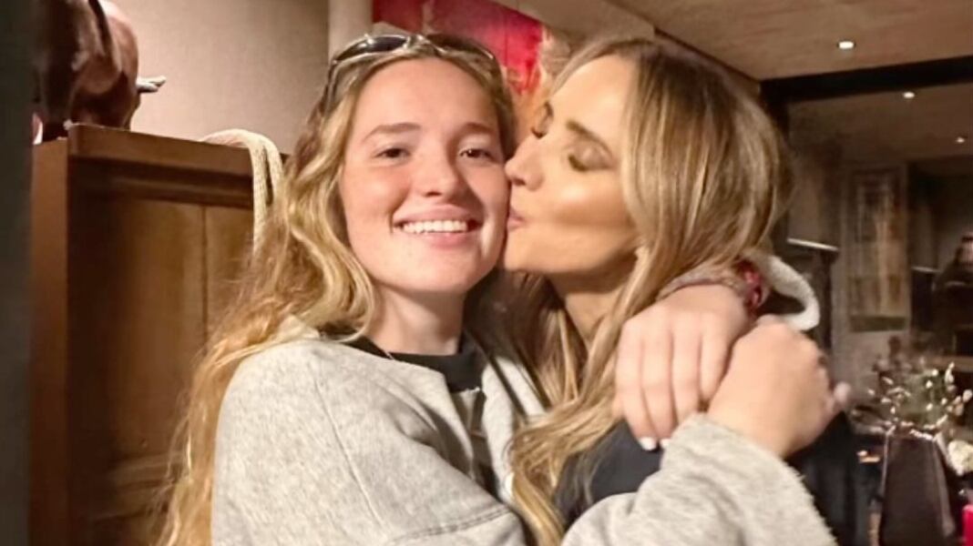 La animadora contó detalles de la total recuperación de su hija tras el balazo que recibió en su pierna derecha en un intento de abordazo que sufrió junto a su padre, Cristián de la Fuente.