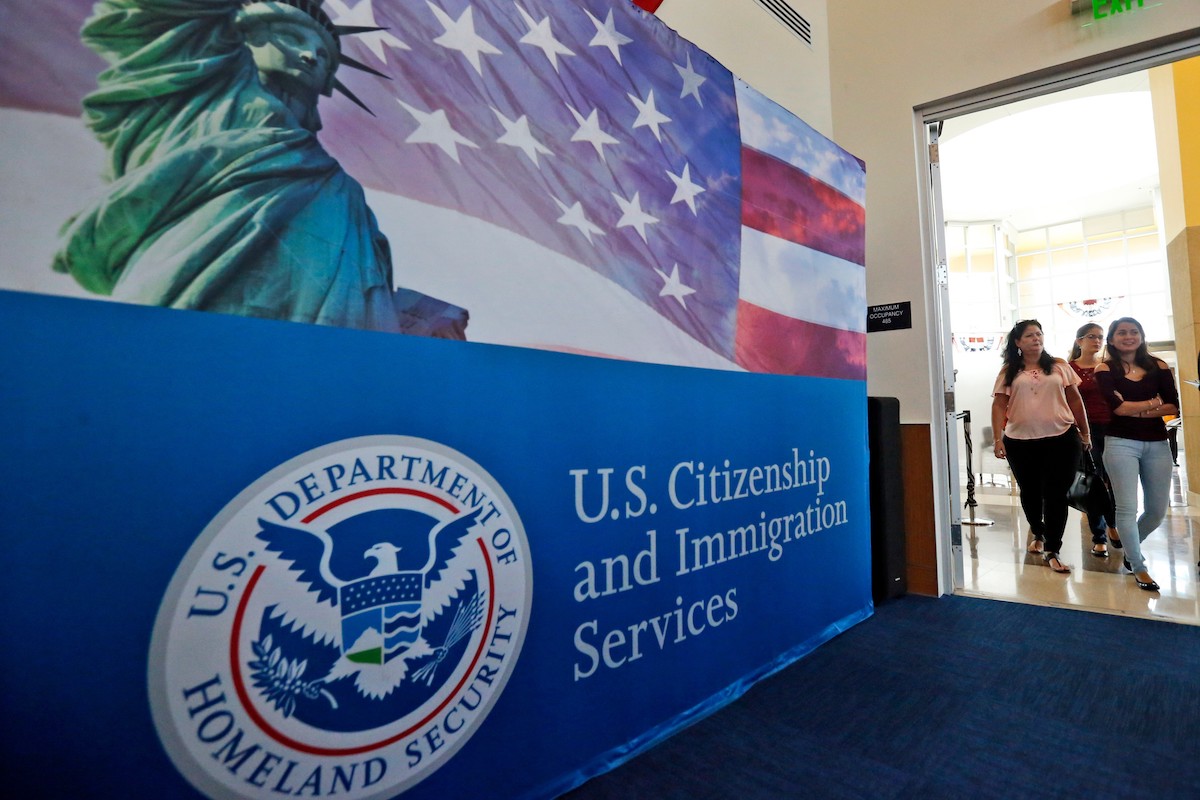 Visas.
