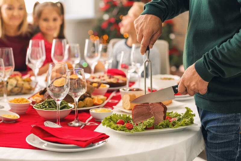 Si nos decidido qué hacer o dónde comprar tu cena navideña aquí te damos algunas opciones
