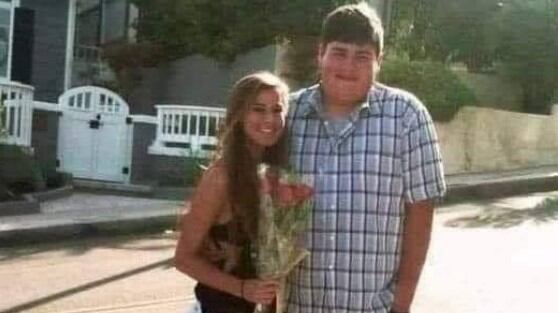 Josh quedó sorprendido cuando la chica más bonita aceptó salir con él