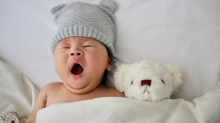 Dormir a un bebé puede ser de las tareas más difíciles de todo padre