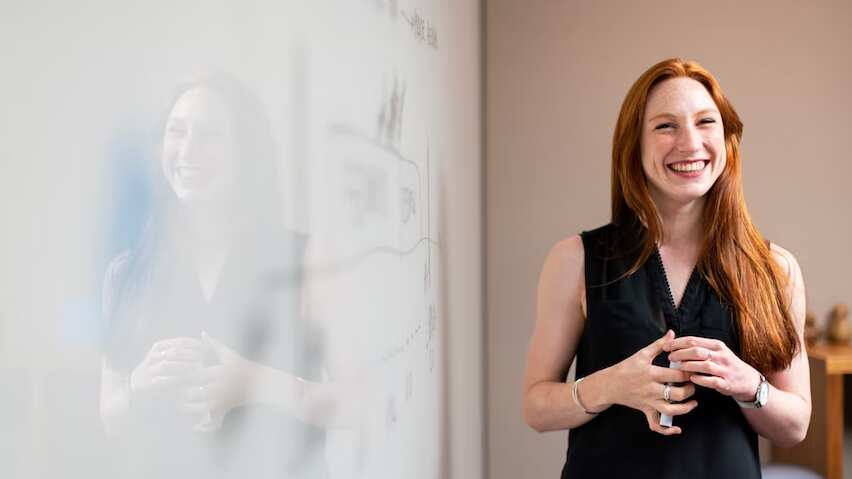 La profesora aprovechó para enseñar un poco de su cultura