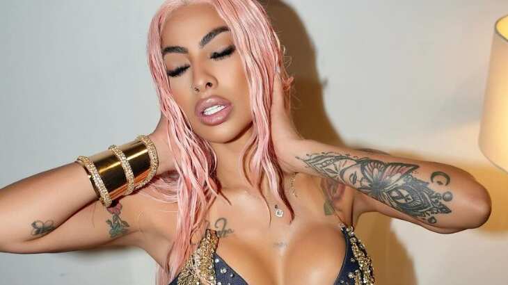 Yailin La más viral criticada por nueva cirugía ocular para cambiar el color de sus ojos.