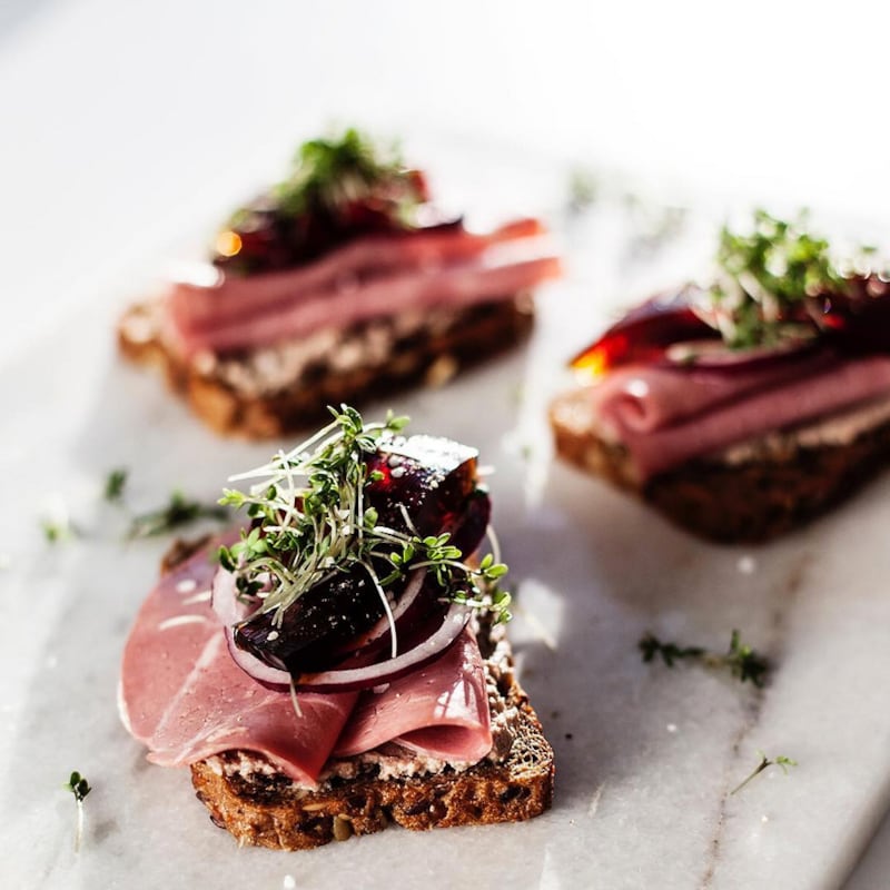 El 3 de noviembre se celebra el Día Mundial del Sándwich, una de las fechas más sabrosas del calendario, ya que el sándwich es uno de los platos más populares y variados que existen a nivel mundial. Foto: Instagram.