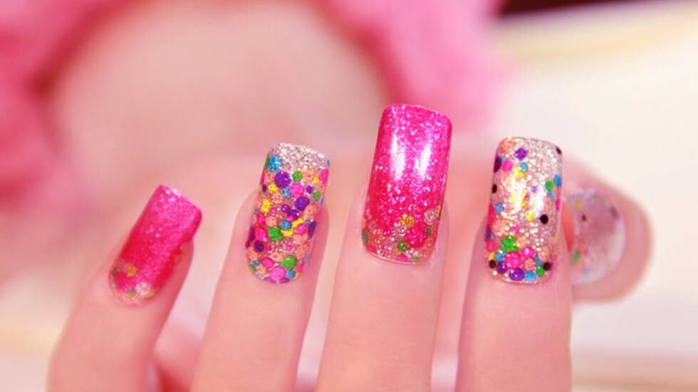 Las uñas acrílicas o gelish pueden dañar las propias uñas naturales.