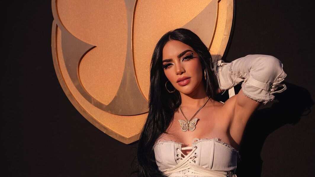 La cantante e influencer charló con Publimtro tras su participación en Tomorrowland.