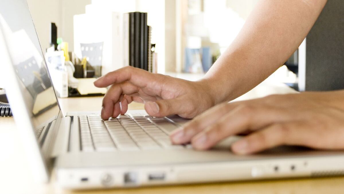 Al correo del Servicio de Ciudadanía e Inmigración de Estados Unidos (USCIS) deben enviar las inquietudes las personas que quieran participar en el seminario que realizarán.