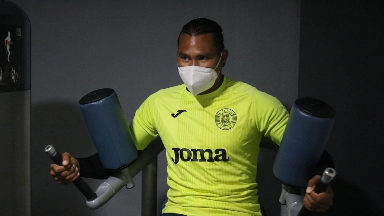 "Gullit" Peña