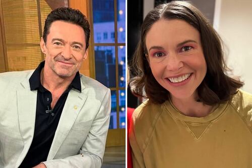 Hugh Jackman se deja ver tomado de la mano de Sutton Foster durante una cita romántica