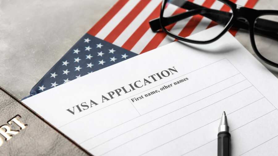 Errores de solicitantes de visas no migrantes deben aclarar sus dudas con USCIS.