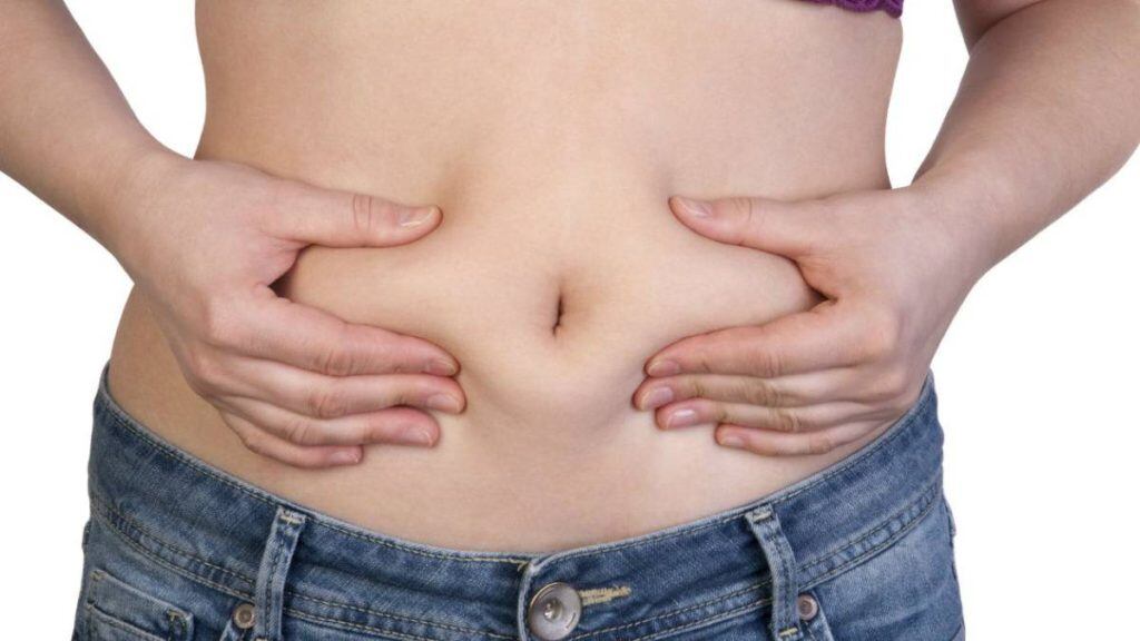 Muchas mujeres retienen líquido mediante la menstruación.