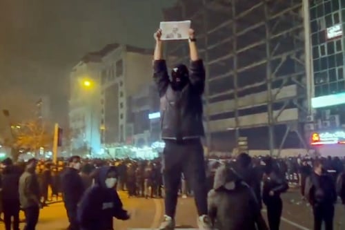 Trump dice que Irán quiere negociar mientras los muertos en las protestas suben al menos a 544