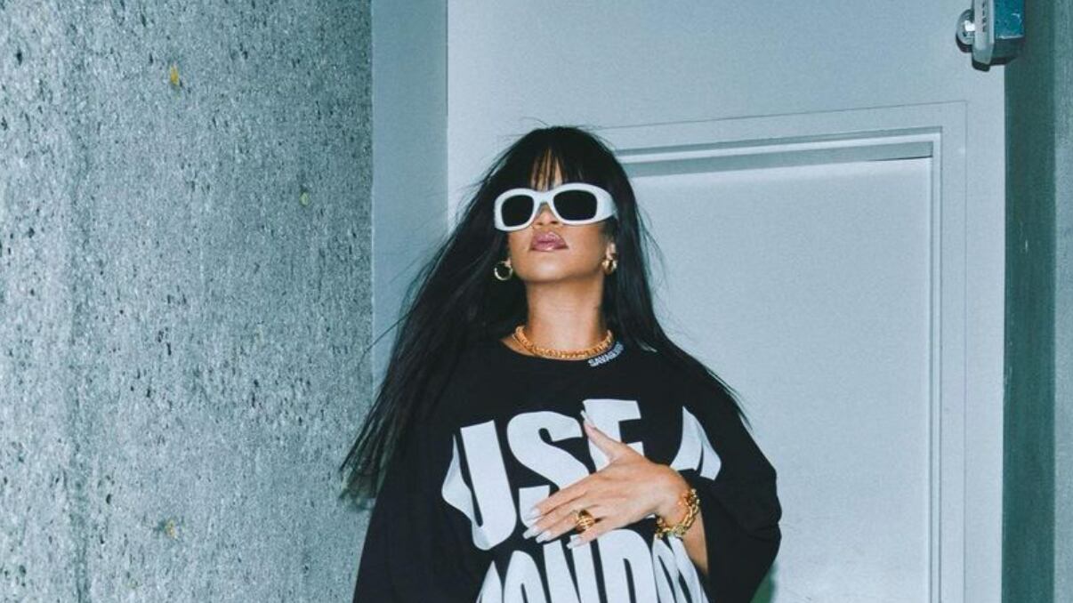 Embarazada o no, Rihanna siempre es creativa con sus atuendos