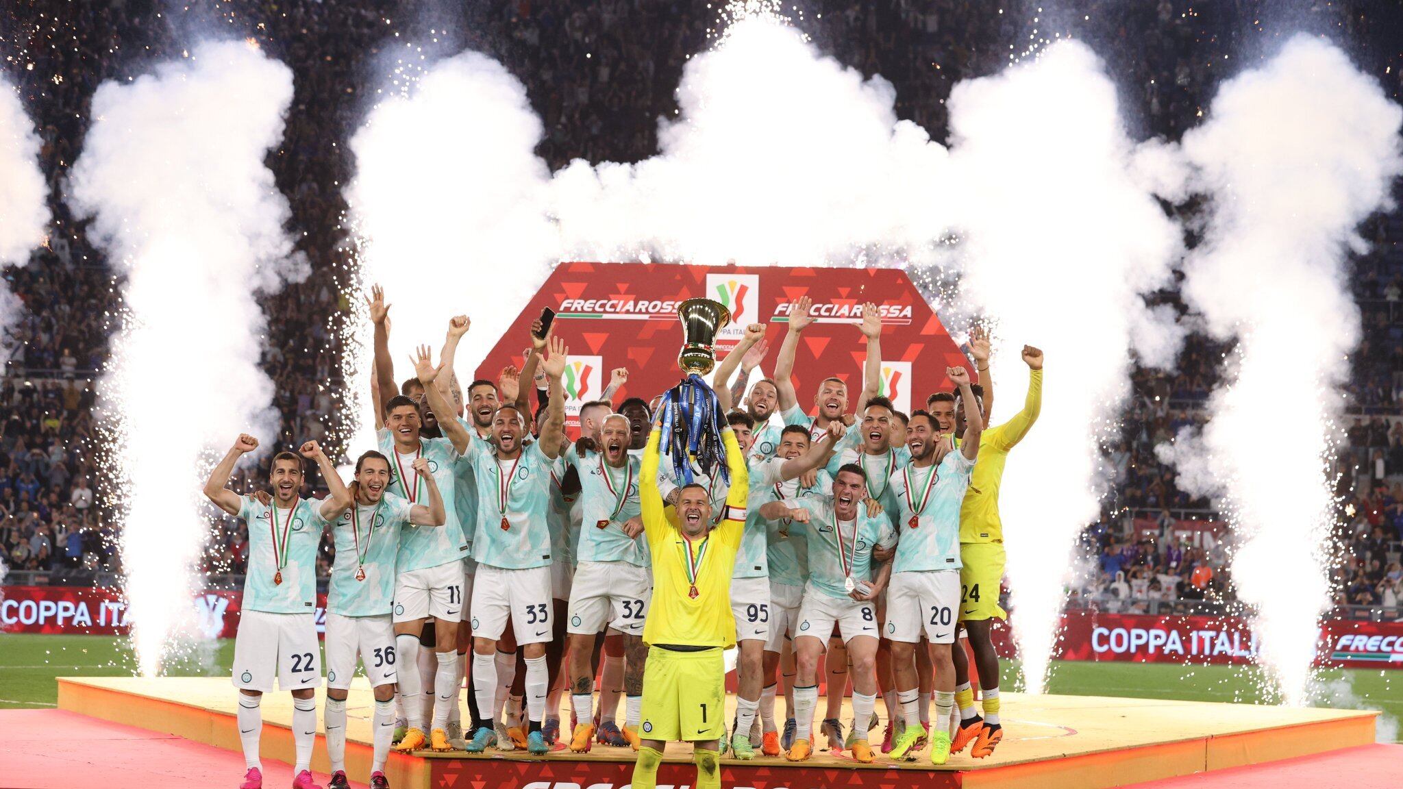 Inter se coronó campeón de la Copa Italia tras vencer 2-1 a Fiorentina.