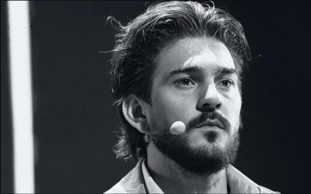 El actor mexicano James Hollcroft fue encontrado sin vida