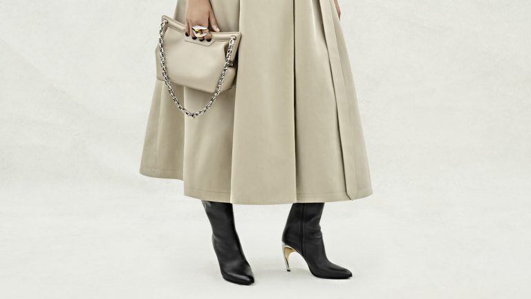 Um sapato polêmico dos anos 2000 está de volta