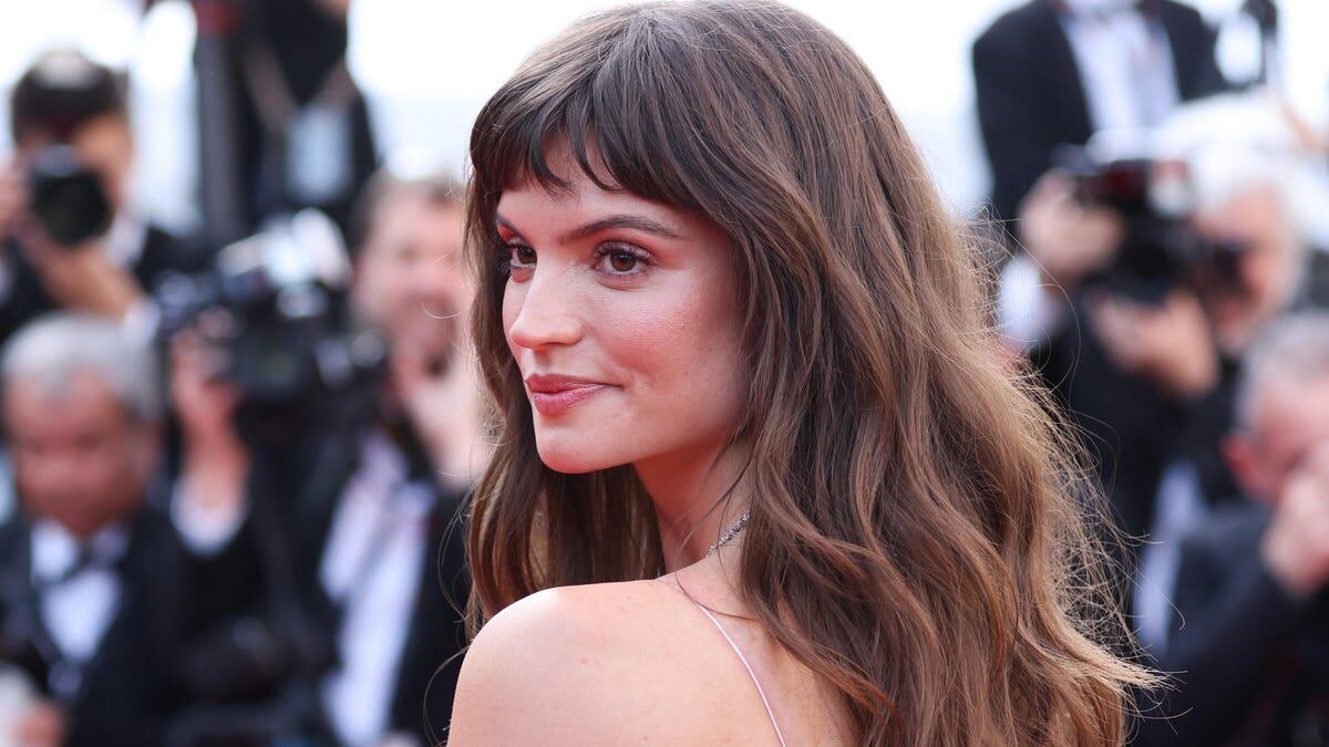 Charlbi Dean murió en un hospital en Nueva York.