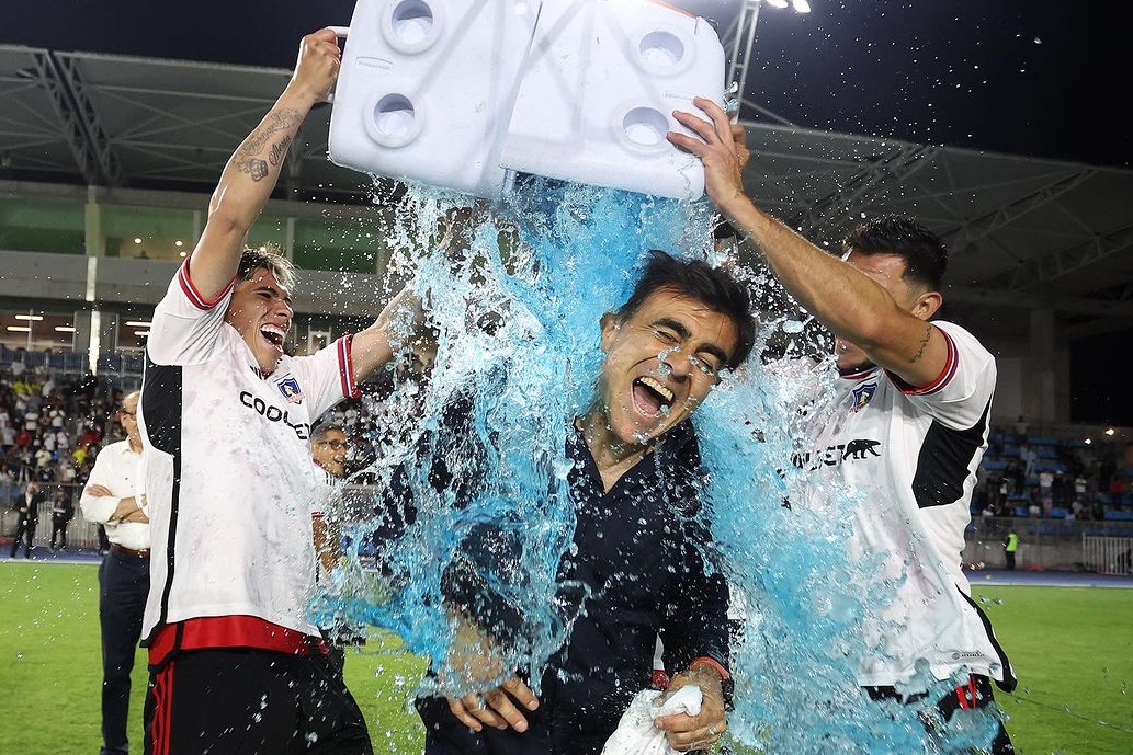 Aseguran que ByN no ha conseguido cerrar contrato con un nuevo entrenador para el Cacique debido a los problemas económicos de la institución y desprestigio del torneo chileno en el extranjero.