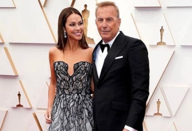 Christine Baumgartner y Kevin Costner