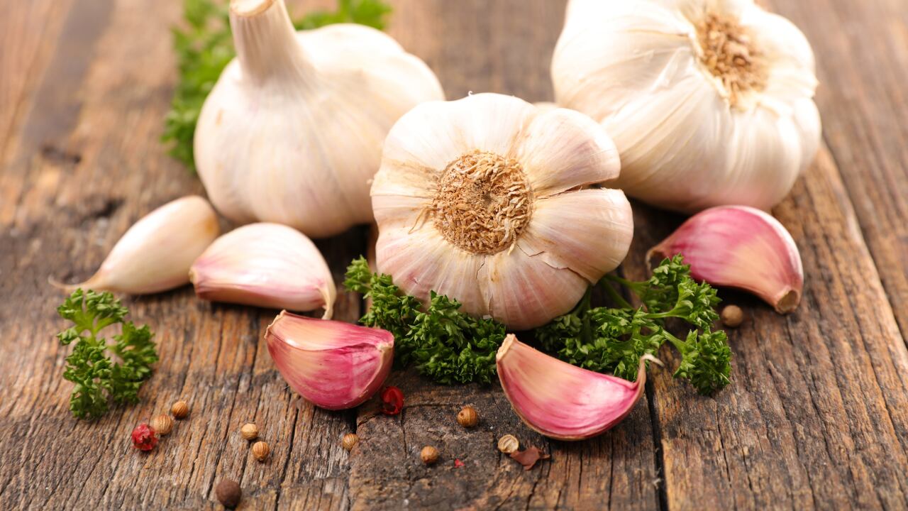 Como usar o alho para atrair boa sorte e eliminar as más energias? Veja as 5 maneiras mais eficazes
