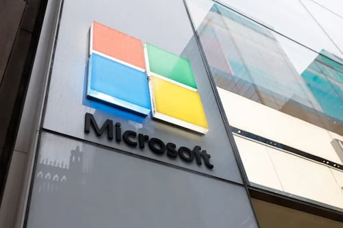 Los ingresos de Microsoft aumentan un 17 %, impulsados por las ganancias de IA