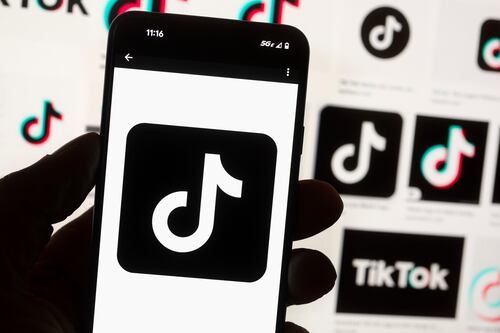 Trump signs order to keep TikTok running for 75 days