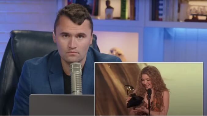 Foto reviven video de Charlie Kirk cuando arremetió contra Shakira en redes.
