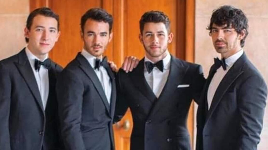 Frankie Jonas recibió el apoyo de sus hermanos.