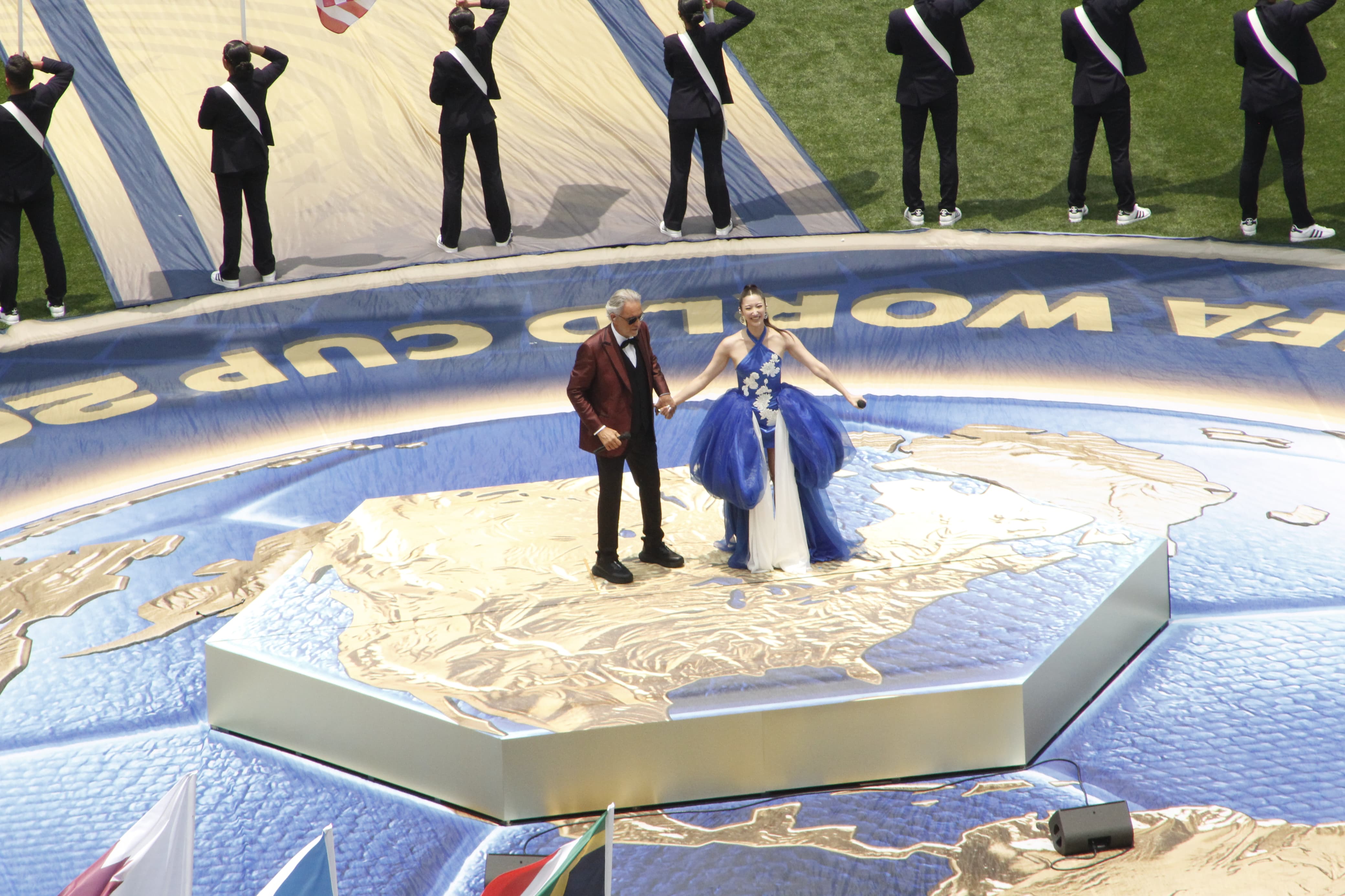 Andrea Bocelli y EJAE