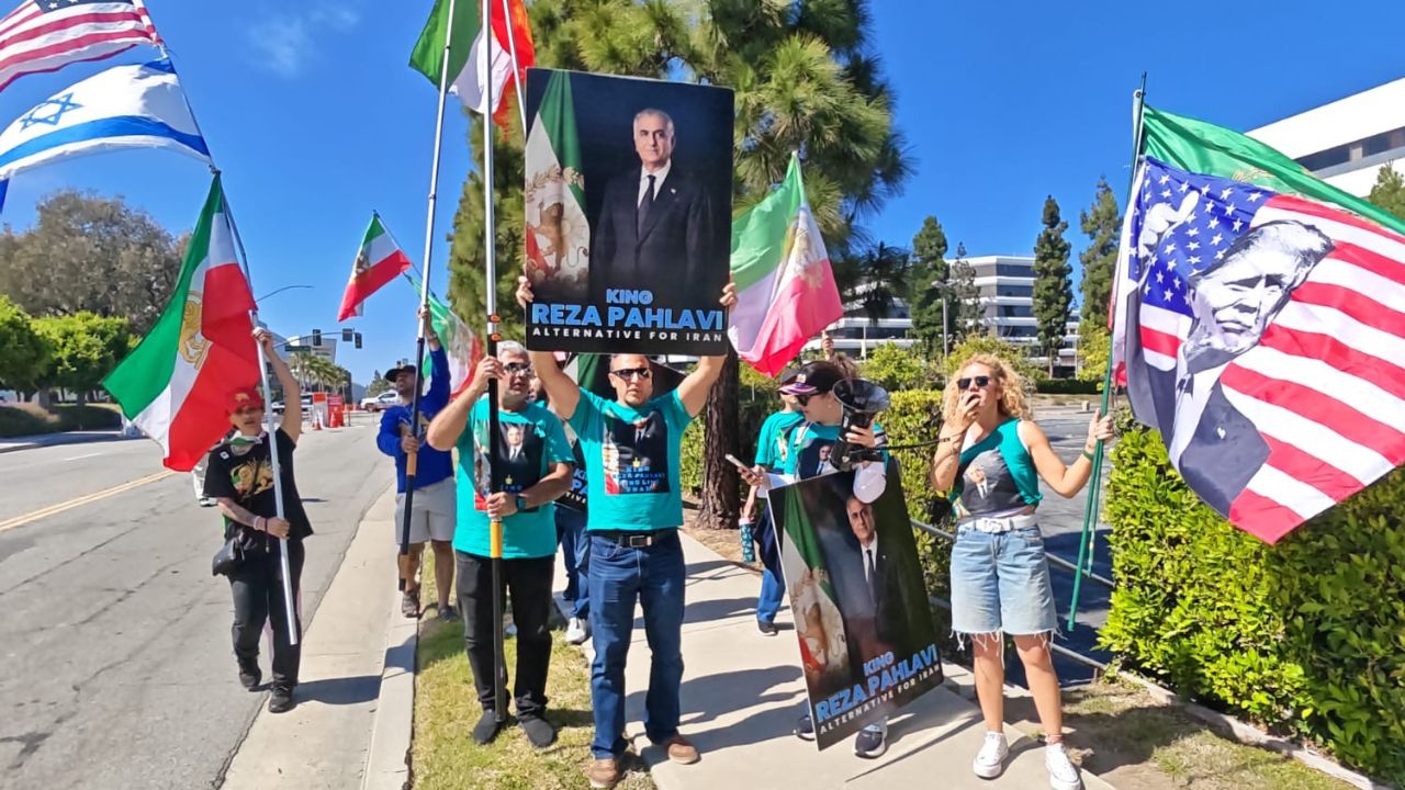 Irán llega al Mundial 2026 entre protestas; opositores se hacen presentes en su hotel