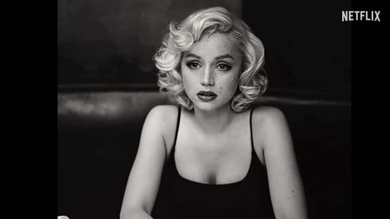 Ana de Armas interpretando a Marilyn Monroe