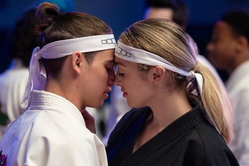 “Cobra Kai” es puro amor: Las parejas reales que han aparecido en la popular serie de Netflix