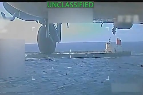 Trump aumenta la presión sobre Maduro: ordena bloqueo de “buques petroleros sancionados” que se dirijan a Venezuela