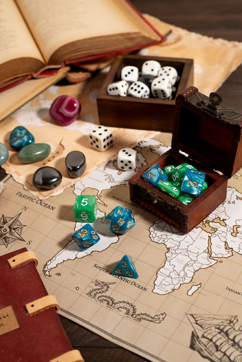 Una revisión sistemática de investigaciones muestra que los juegos de mesa pueden fortalecer las habilidades matemáticas tempranas, ofreciendo una forma divertida de apoyar el aprendizaje. Foto: Freepik.