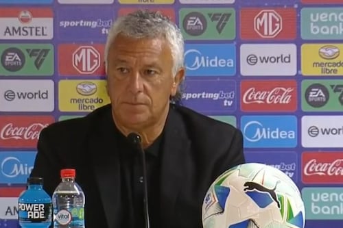 Gorosito pierde el control en conferencia de prensa y lanza un insulto contra la “U”