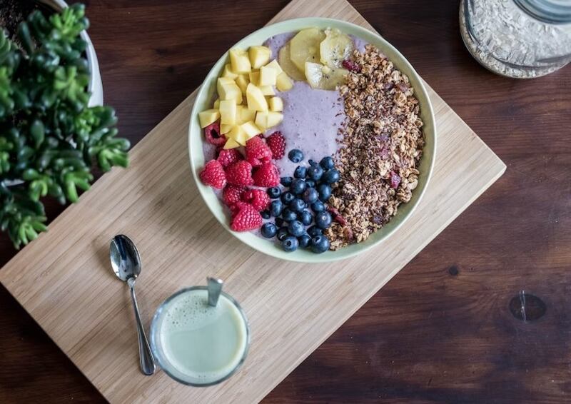 Incluir proteína y carbohidratos saludables es la mejor opción para desayunar