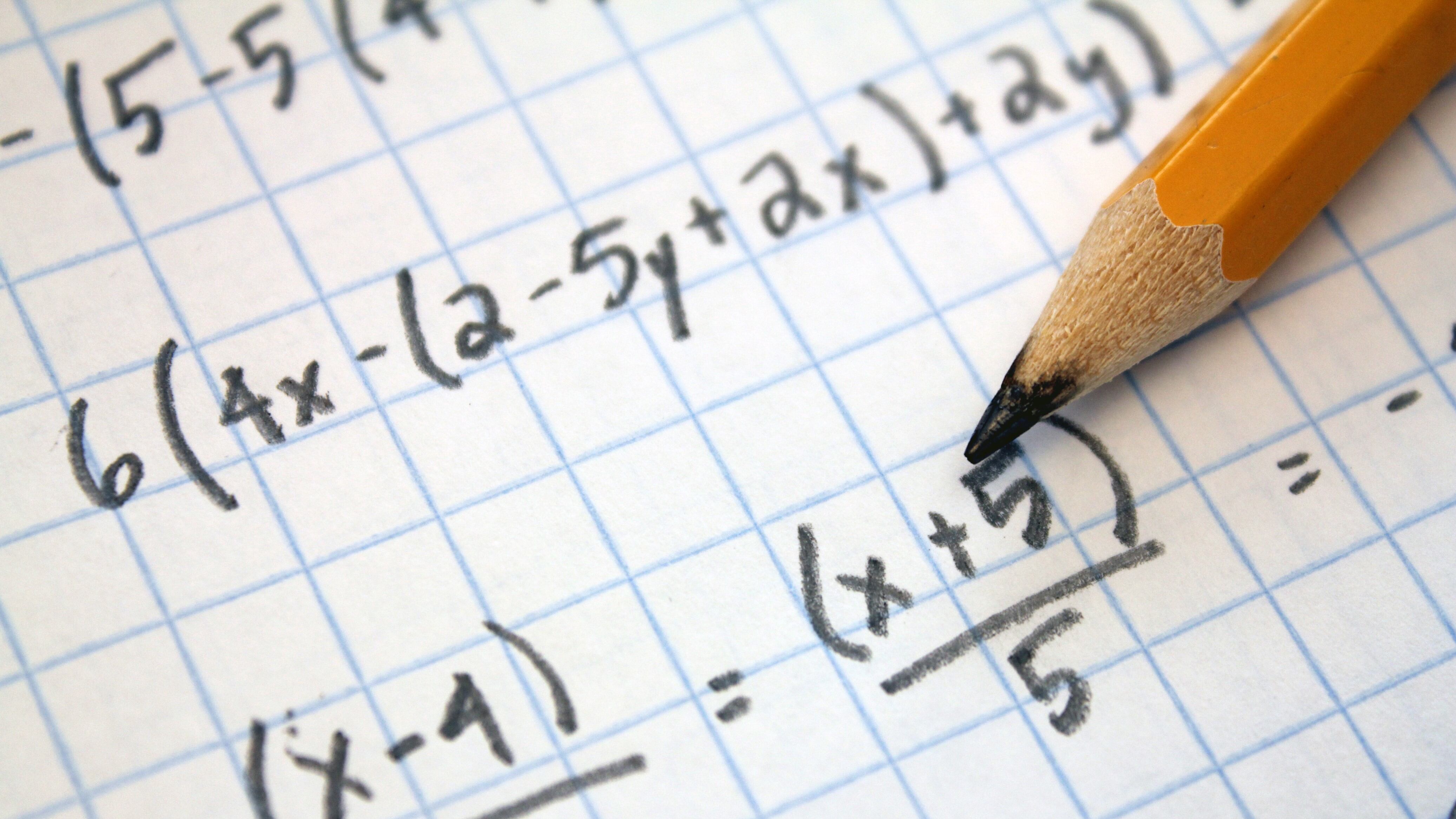 Expertos aseguran que el contenido de matemáticas de estos libros carece de secuencias y no parte de un plan de estudios.