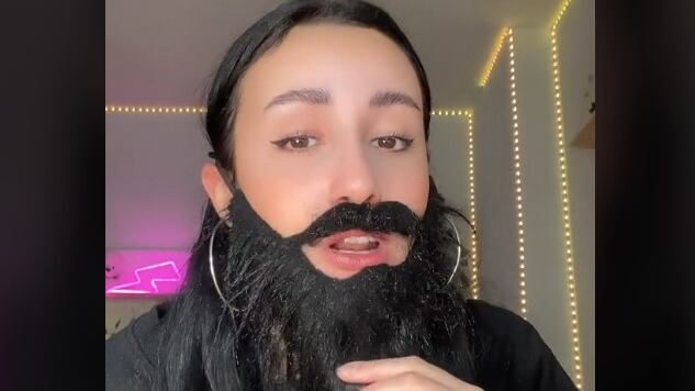 Marina Mese se pone barba para sentirse segura en la calle