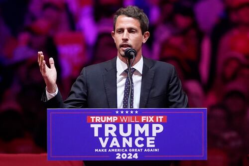 Jennifer Lopez, Bad Bunny y Ricky Martin lideran las críticas contra acto de Trump en el que llamaron a Puerto Rico “isla de basura”