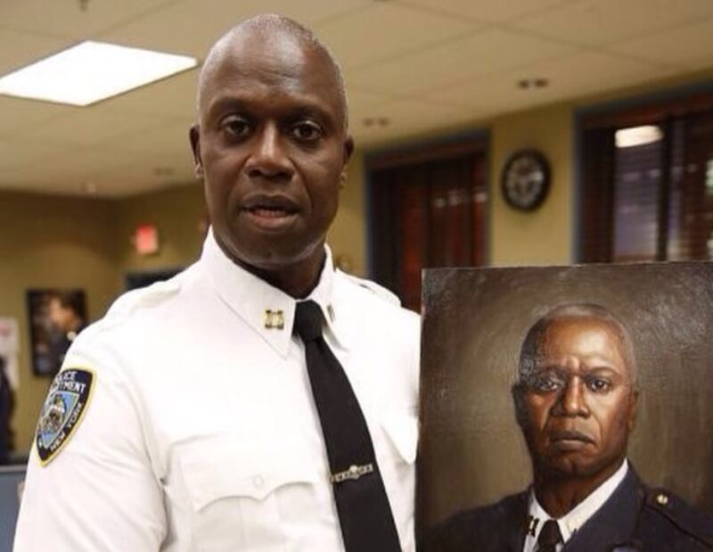 Andre Braugher em cena como o Capitão Holt.
