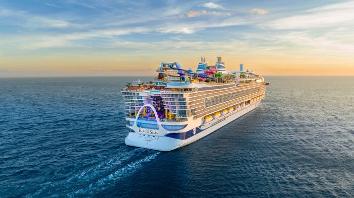 El Icon of the Seas no es solo un crucero; es una ciudad flotante llena de sorpresas gratificantes, que te cautivará por su excelente servicio, diseño innovador y múltiples actividades