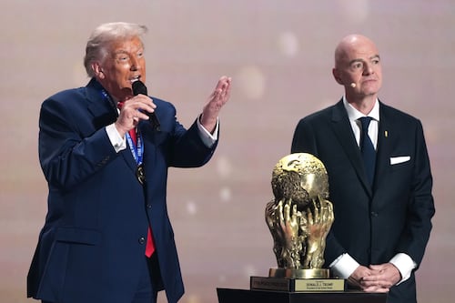 Trump suma más países con prohibiciones de ingreso: ¿Qué pasará con sus hinchas durante el Mundial de Fútbol?