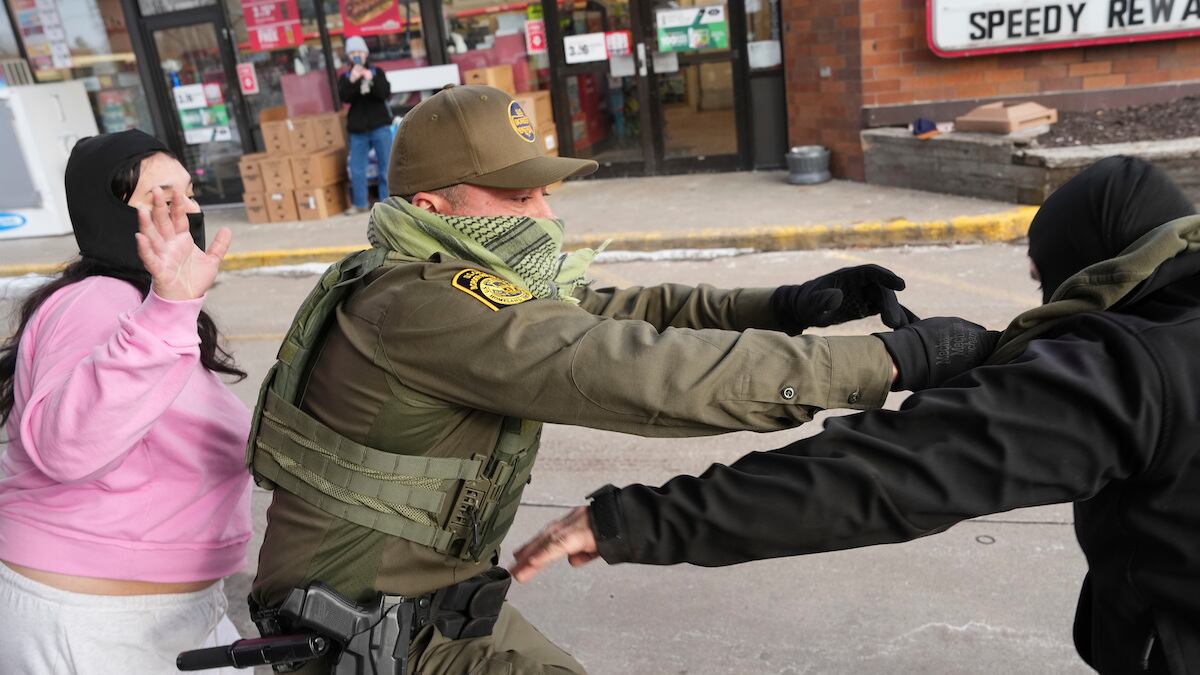 Protestas contra redadas.