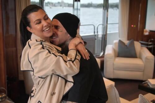 La curiosa reacción del hijo menor de Kourtney Kardashian al ser muy cariñosa con Travis Barker