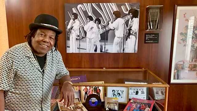 Tito Jackson, uno de los hermanos que formaron el querido grupo pop The Jackson 5, murió a los 70 años.